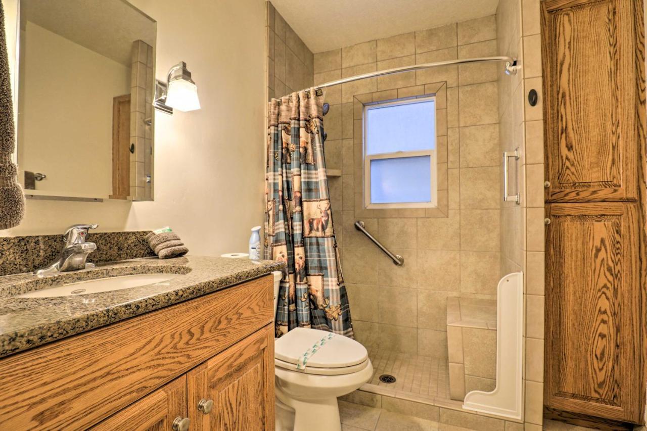 Downtown Cedar House Less Than Half Mi To Suu Campus! Holiday home *